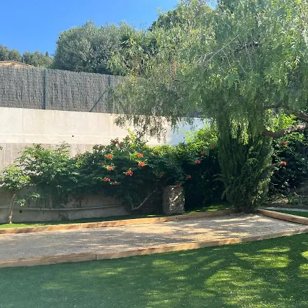 La Cigaliere A 5 Minutes De La A Pied Ле-Лаванду